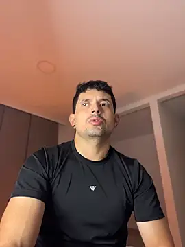 TroyeSavage online show from 25, 4, 2026