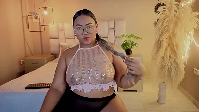 lore-curvy online show from 13, 3, 2026