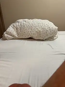 Julia and the cock online show from 18, 4, 2026