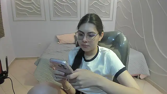 Cloebennet013 online show from 27, 7, 2026