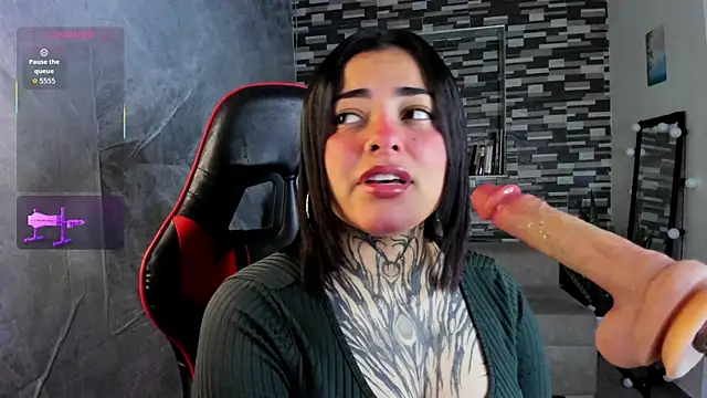 Sophiia cherry online show from 31, 3, 2026