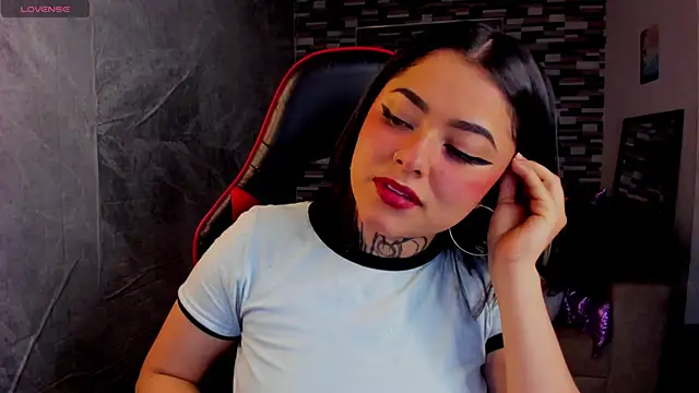 Sophiia cherry online show from 5, 6, 2026