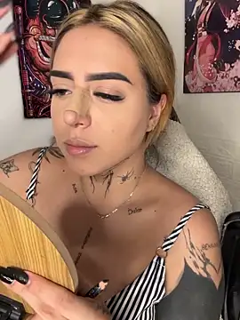 CarolQueen1  online show from 4, 4, 2026