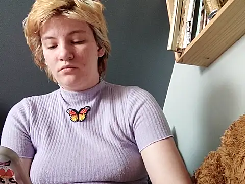 Snapshot of thatcutesubgirlwlw chatting on 19, 4, 2026 thatcutesubgirlwlw online show from 19, 4, 2026