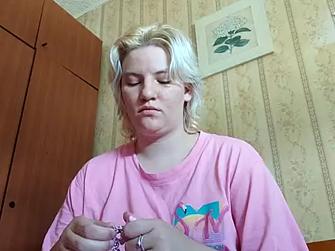 Snapshot of thatcutesubgirlwlw chatting on 30, 7, 2026 thatcutesubgirlwlw online show from 30, 7, 2026