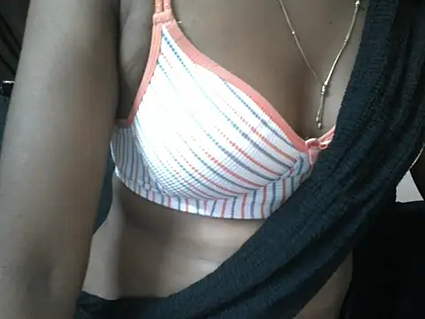 Snapshot of Couplehot00 chatting on 31, 5, 2026 Couplehot00 online show from 31, 5, 2026