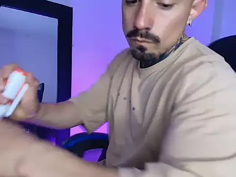 Dallas Whitee online show from 2, 4, 2026