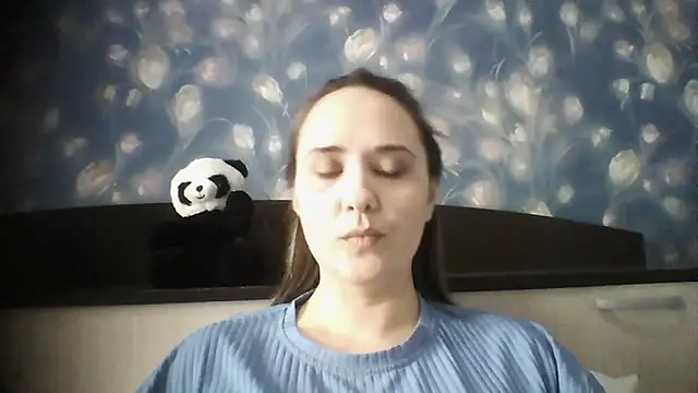 Alisa07qw online show from 27, 3, 2026