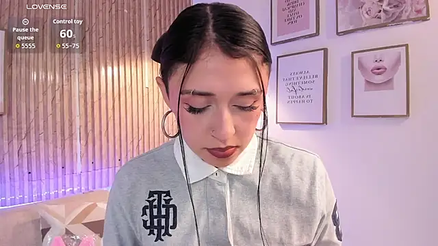 Zoey monroe online show from 3, 4, 2026