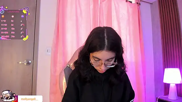 Molly A online show from 18, 4, 2026