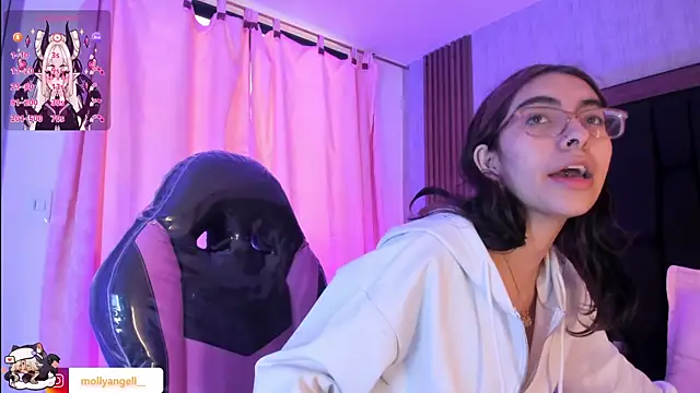 Molly A online show from 30, 7, 2026