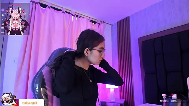 Molly A online show from 2, 8, 2026