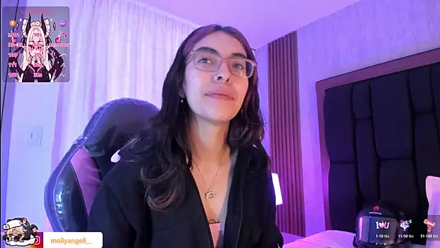 Molly A online show from 7, 8, 2026