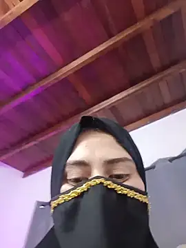 Snapshot of bahiya_aziz chatting on 11, 6, 2026 bahiya aziz online show from 11, 6, 2026