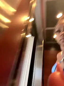 essencecora online show from 18, 3, 2026