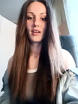 LunaCrystall online show from 13, 4, 2026