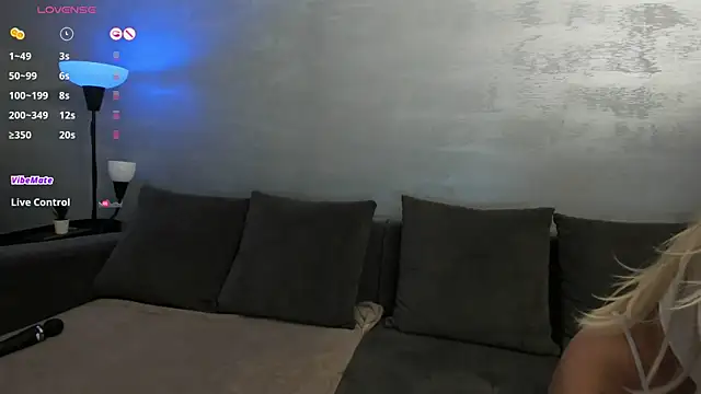 IvyTease  online show from 8, 6, 2026