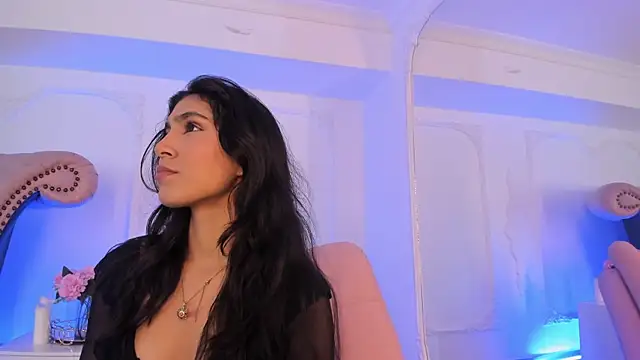 LucianaBlanco  online show from 10, 4, 2026