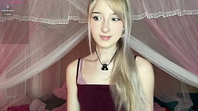 Snapshot of OnlyEva1 chatting on 5, 6, 2026 OnlyEva1 online show from 5, 6, 2026