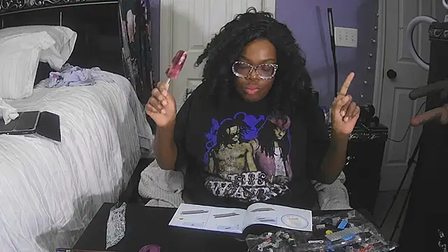 UriUniverse69 online show from 15, 4, 2026