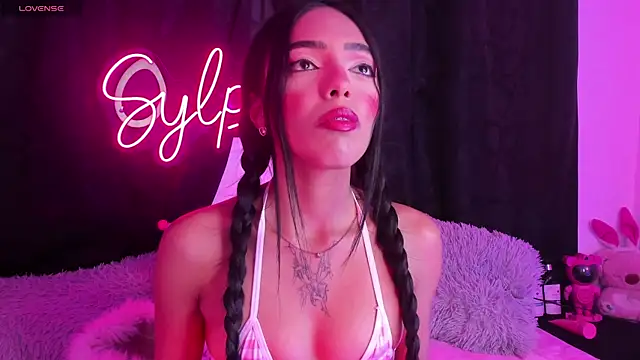 sylphiee  online show from 17, 4, 2026