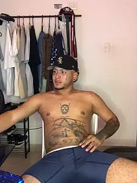 Snapshot of Crow_boss77 chatting on 14, 4, 2026 Crow boss77 online show from 14, 4, 2026