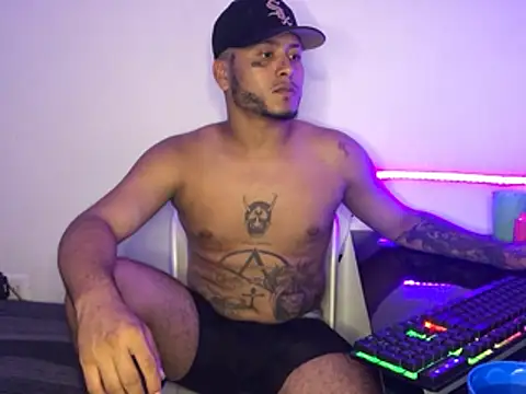 Snapshot of Crow_boss77 chatting on 15, 4, 2026 Crow boss77 online show from 15, 4, 2026