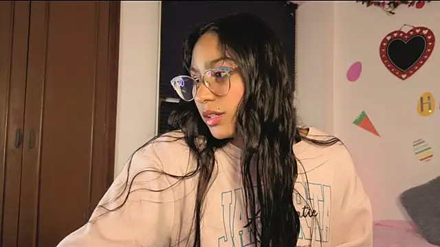 PaulaCutexs online show from 9, 4, 2026