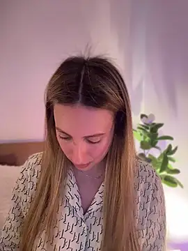 EvaRyen  online show from 7, 4, 2026