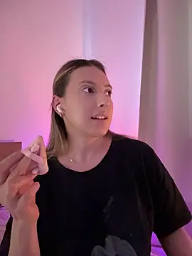 EvaRyen  online show from 18, 4, 2026