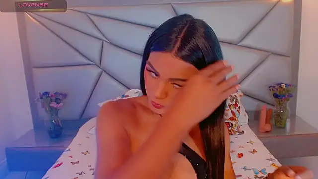 tiifannysexyhot online show from 19, 4, 2026