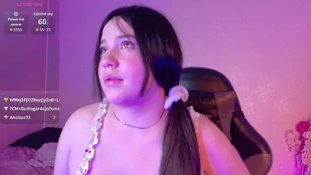Julieth Caandy online show from 3, 7, 2026