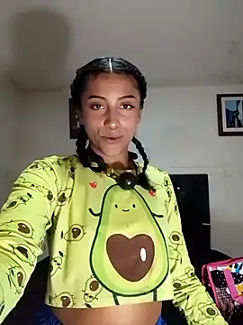 Snapshot of KattyBerryX chatting on 7, 6, 2026 KattyBerryX online show from 7, 6, 2026