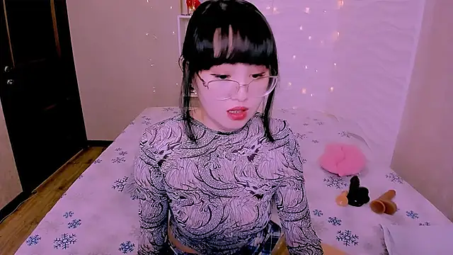 Snapshot of Akiko_Yun chatting on 3, 2, 2026 Akiko Yun online show from 3, 2, 2026