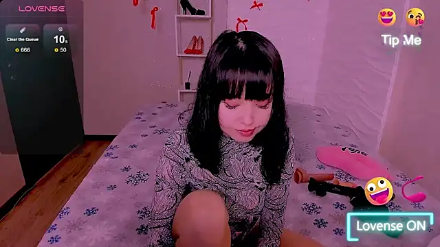 Akiko Yun online show from 23, 4, 2026