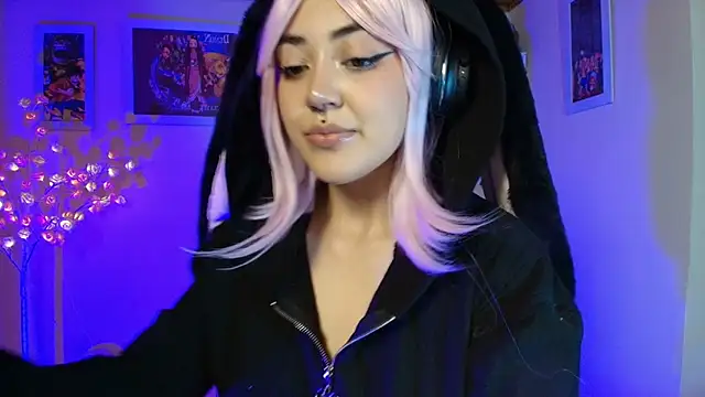 Snapshot of Nanachi_uwu chatting on 17, 5, 2026 Nanachi uwu online show from 17, 5, 2026