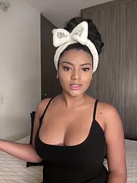 Snapshot of karlymonroe chatting on 18, 3, 2026 karlymonroe online show from 18, 3, 2026