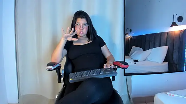 selena  smith1 online show from 16, 3, 2026