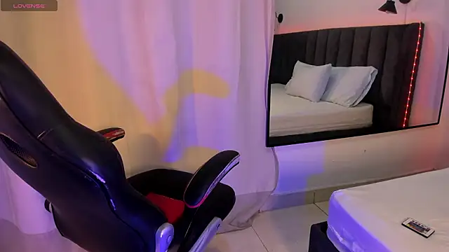 selena  smith1 online show from 22, 3, 2026