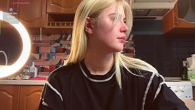 ivygenesis online show from 4, 4, 2026