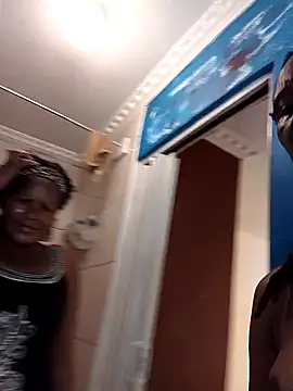 Snapshot of midsized71 chatting on 12, 3, 2026 midsized71 online show from 12, 3, 2026