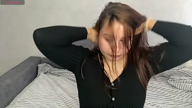 Ellaizatelly online show from 15, 4, 2026