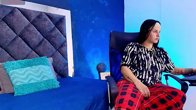 aidanaandvictoria online show from 10, 4, 2026