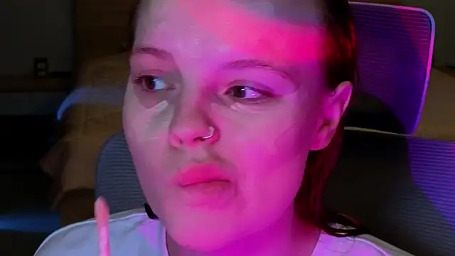 mollybossy online show from 13, 4, 2026