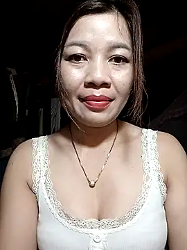 Yiyi102300 online show from 28, 3, 2026