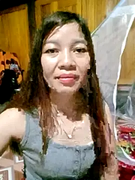 Yiyi102300 online show from 14, 4, 2026