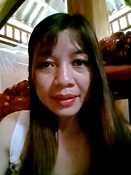 Yiyi102300 online show from 24, 4, 2026