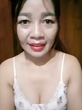 Yiyi102300 online show from 26, 5, 2026