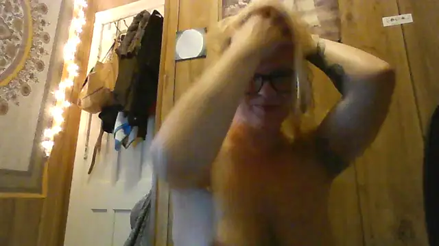 Snapshot of parabaddie chatting on 3, 4, 2026 parabaddie online show from 3, 4, 2026