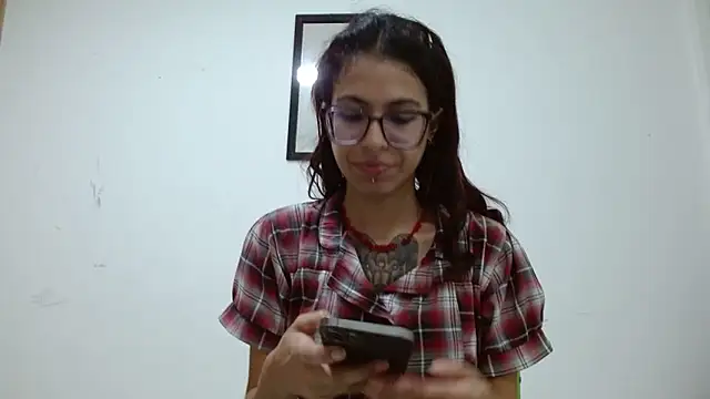 Snapshot of Emily_Lopera chatting on 5, 5, 2026 Emily Lopera online show from 5, 5, 2026